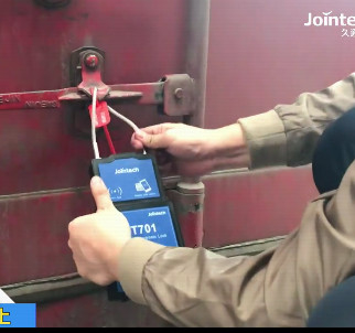 Easy Installation GPS Tracking Padlock IPX7 Waterproof Electronic Container